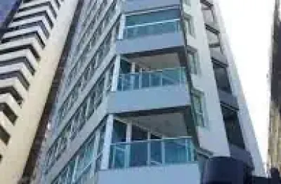 Apartamento amplo disponivel para venda na beira mar de boa viegm na melhor localização da praia