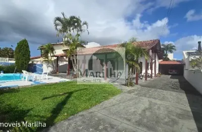 Residência de alto padrão em condomínio com 3 quartos e 3 vagas de garagem em ingleses, florianópolis-sc