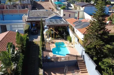 Linda residência alto padrão, a 1km do centro da cidade de águas de lindoia.