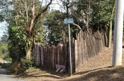 Terreno com 2 casas simples com metragem aproximada de 1200 m2 no bairro águas de canindu sjc