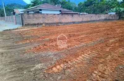 Terreno plano com área total de 846m² em schroeder, sc