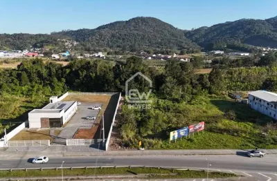 Terreno com excelente localização, área total de 3.020m² em guaramirim, sc