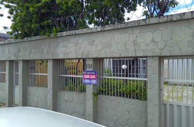 Casa residencial terreno frente de 14,40m nas laterais 54,00m