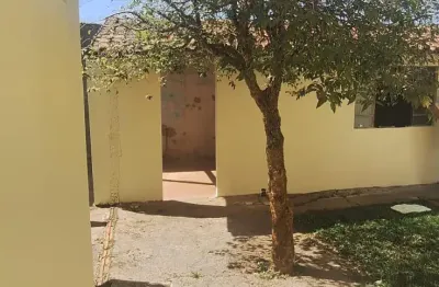 Casa com ares de pequena chácara à venda em charqueada/sp