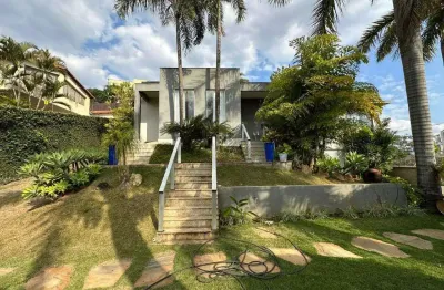 Casa ampla com 6 quartos e 2 casas no lote – bairro estoril