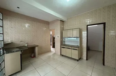 Casa com 3 quartos para alugar no Palmeiras, Belo Horizonte 