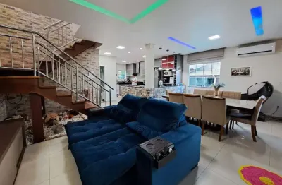 Casa com 04 quartos, suíte e 05 vagas para alugar no bairro tirol!