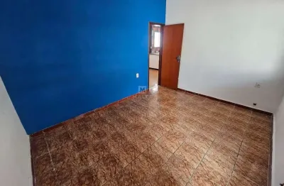 Casa com 3 quartos para alugar no Palmeiras, Belo Horizonte 