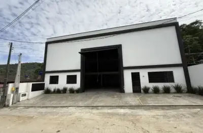 Galpão para locação anual no bairro rio pequeno em camboriú