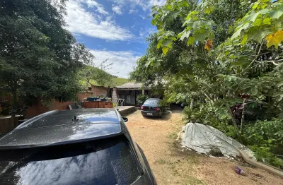 Casa com chacrinha na vila da pedra – interior de camboriú