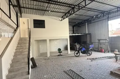 Galpão para Locação – Excelente Oportunidade!  Ótima opção para quem busca espaço funcional para depósito, logística ou pequenas operações.   Área: 150 m²  Pé-direito: 6 metros de altura  Fácil acesso