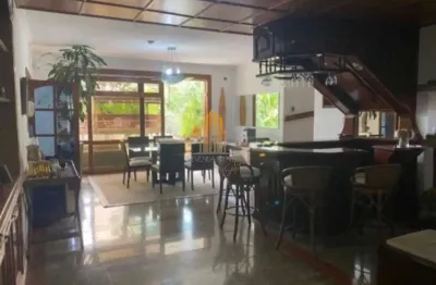 Alto da lapa - casa em de 400m² com 4 quartos, 2 suites, piscina e 4 vagas.