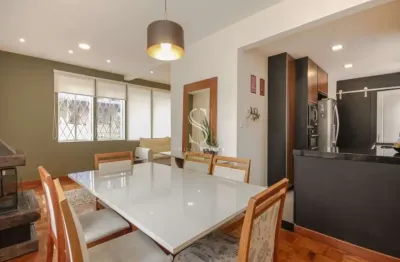 Perdizes - casa assobradada de 250m² com 3 quartos, 1 suite, 5 banheiros e 3 vagas.