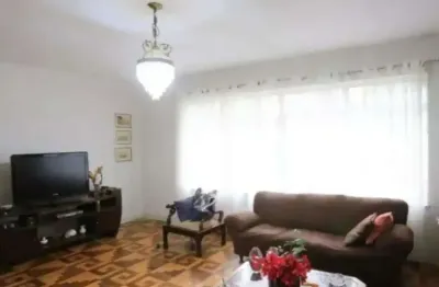 Campo belo - casa de 400m² com 4 quartos, 2 suítes, sala, 5 banheiros e 4 vagas.