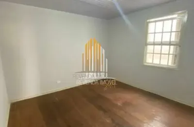 Sobrado residencial de 220m² com 2 dormitórios, 2 banheiros, e 2 vagas á venda na região de perdizes