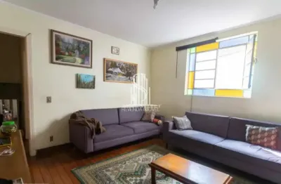 Casa térrea de 185m² possui 4 dormitórios sendo 1 suíte, 2 salas e 1 vaga à venda na região da lapa.