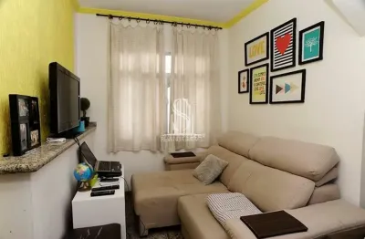 Sobrado residencial de 400 m², possui 4 dorm sendo 1 suíte, 1 sala e 3 vagas, à venda em campo belo.