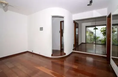 Casa à venda com 261m², 4 quartos e 4 vagas na vila madalena
