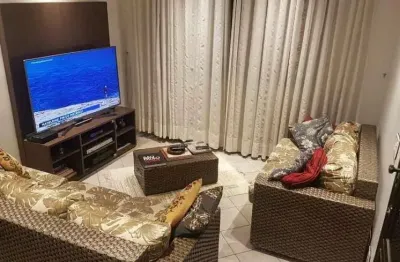 Casa à venda 220m² sendo 3 dormitórios, 01 suíte e 2 vagas de garagem em condomínio fechado no grajaú