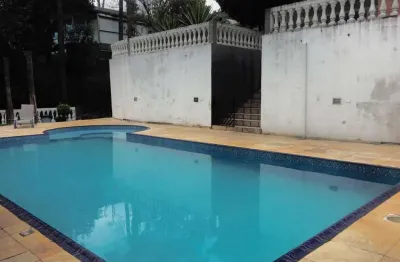 Casa de condomínio com 3 quartos, 4 banheiros e 9 vagas à venda, 1000 m²