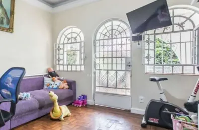 Casa em condomínio fechado à venda de 238 m² com 6 dormitórios sendo 2 suítes e 4 vagas em aclimação