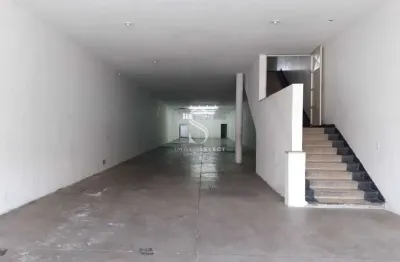 Brás - galpão comercial de 450m² com 3 salas, cozinha e 6 banheiros.