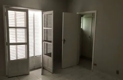 Sobrado à venda na vila leopoldina com 200m² 3 dormitórios 2 suítes 3 banheiros 2 vagas.