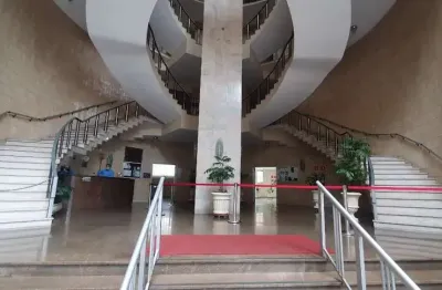 Conj. comercial próx. da estação santa cecilia do metro
