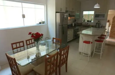 Casa á venda com 210m² sendo,  3 quartos 1 suíte 5 vagas-  vila. jaguara sp