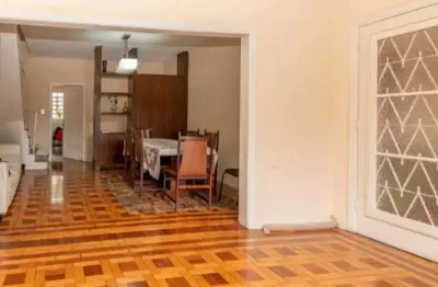 Sobrado á venda no  campo belo  com 172m²  3 dormitórios  2 banheiros 2 vagas