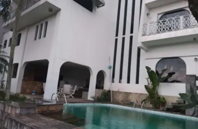 Sobrado 980m² com 6 suítes, 5 hidromassagens, piscina e 7 vagas no jardim frança