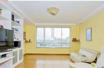Cobertura no condomínio maria hercília com 620m² 3 suítes  4 banheiros 2 vagas.