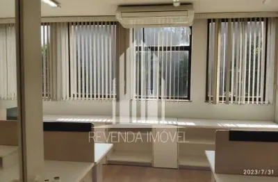 Sala totalmente reformada e mobiliada na vila leopoldina
