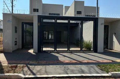 Sobrado iluminado e arejado, 3 suítes, sala ampla a churrasqueira