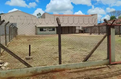 2 lotes de terreno av. tamandaré com 2 salas 1 varanda 1 banheiro social
