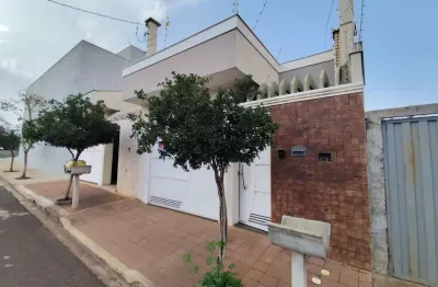 Casa com 3 quartos à venda no Centro, Birigui 