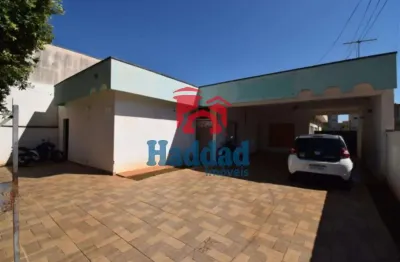 Invista no seu espaço: casa grande no centro com pontencial incrivel para locação!