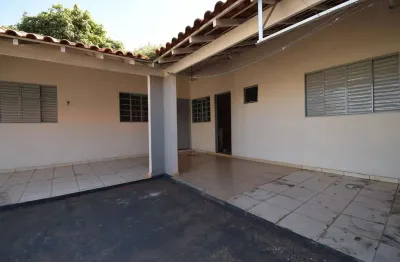 Casa com 2 quartos à venda no Centro, Birigui 