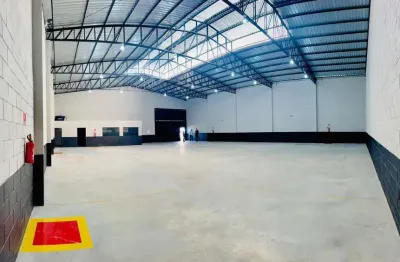 Galpão em ótima localização logistica com escritório e banheiros 500 m2 de terreno e construção
