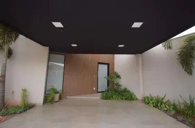 Casa nova, linda, piscina, aquecedor, fotovoltaico.