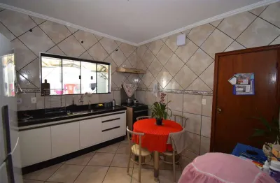 Casa com 3 quartos à venda no Centro, Birigui 