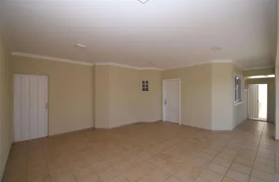 Casa com 3 quartos para alugar no Centro, Birigui 