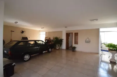 Casa com 3 quartos à venda no Centro, Birigui 