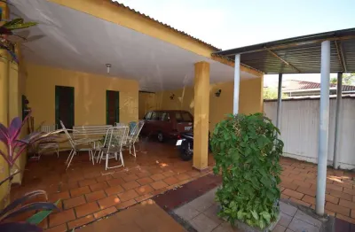 Casa com 3 quartos à venda no Centro, Birigui 