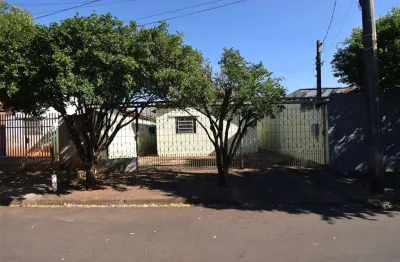 Casa com 3 quartos para alugar no Centro, Birigui 