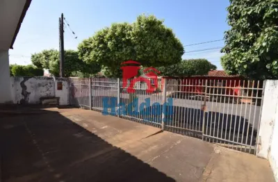 Casa com 3 quartos à venda no Centro, Birigui 