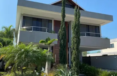 Casa em  alphaville barra da tijuca pela metade do preço 50% de desconto