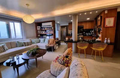 Apartamento totalmente reformado com vista livre a 300 metros do metrô alto da boa vista!