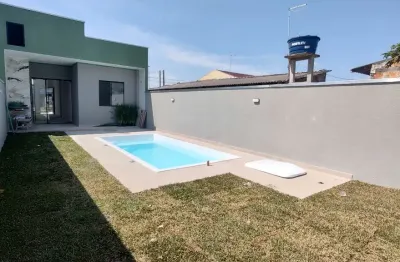 Casa com piscina em Matinhos-PR