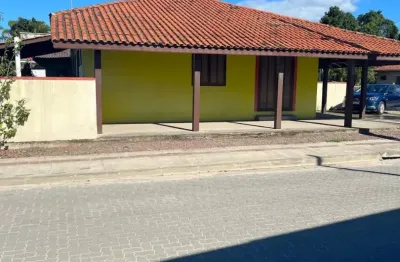 Oportunidade única! casa com quase pé na areia e ponto comercial!